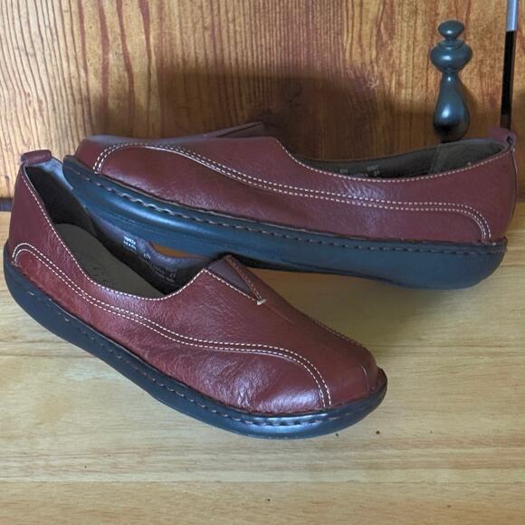 Clarks Women's Leather Cyrus Center Gore Loafer Brown Shoe, size 8Medium Slip On - Picture 5 of 8